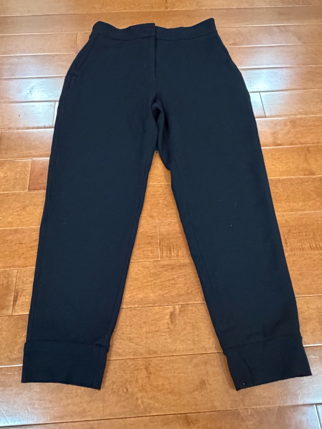 Akris Black Viscose Elastane High Waist Tapered Crop Pants Sz. 8